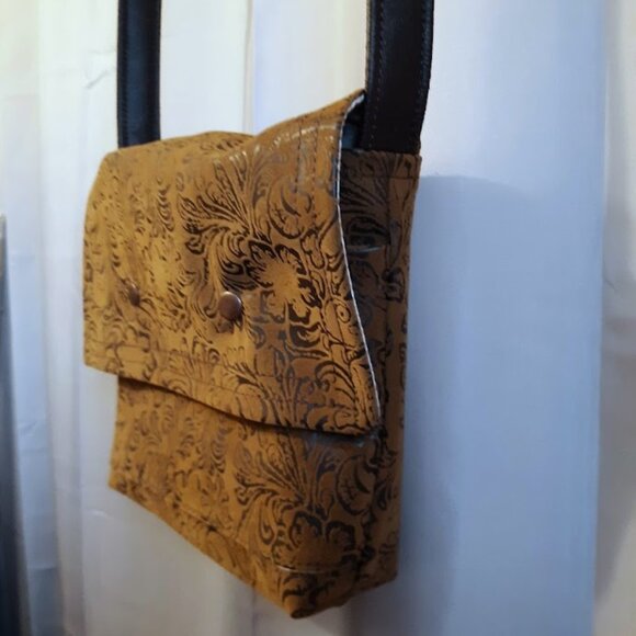 NEW Faux Leather Tooled Western Crossbody Satchel Purse bag Flip Top Sling Brown - Picture 4 of 13